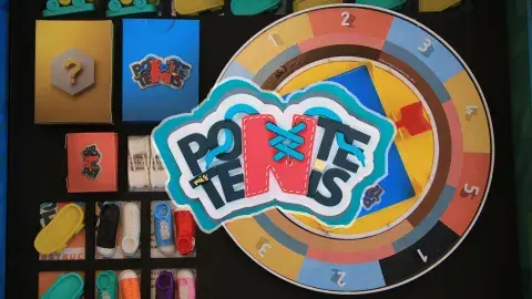 Ponte en sus tenis y aprende de empatía con este juego de mesa 