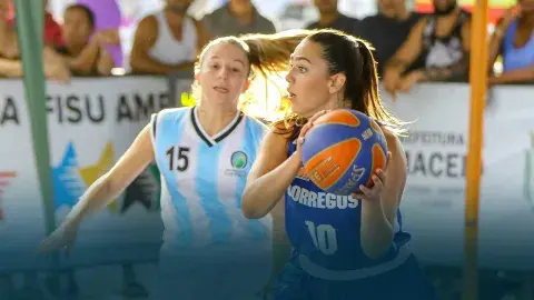 Rompe fronteras con su exitoso juego en la duela 