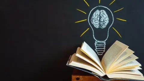 Innova en aulas de TecSalud e imparte taller internacional