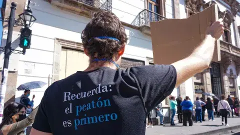 ¡Para salvar vidas! Joven moreliano busca reducir accidentes de autos
