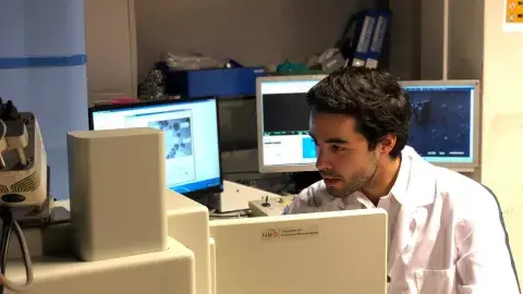 Conoce al mexicano que ayuda a la detección del cáncer en Países Bajos