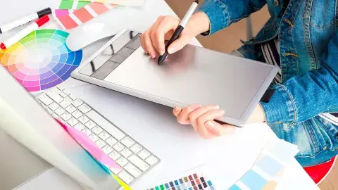 Labor social: Aplican sus estudios creativos para apoyar proyectos