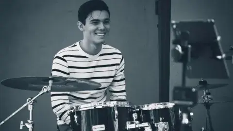 ¡La música, su pasión! Alumno Tec produce su primer EP profesional