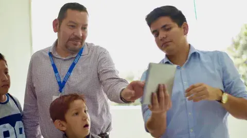 ¡Por la ingeniería! Alumno expone proyecto en congreso internacional