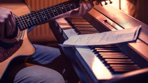 ¿Quieres aprender a tocar un instrumento? Checa estos consejos 