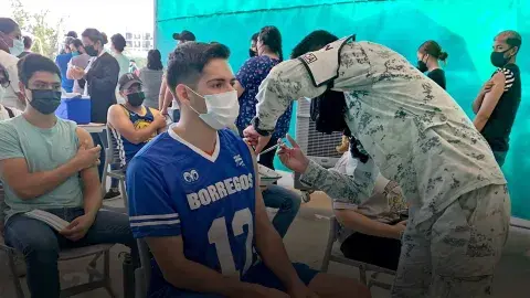 Jóvenes reconocen y agradecen a autoridades de Salud 