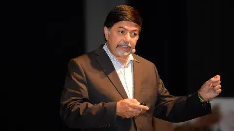 Tec abre Centro de Empresas Conscientes con líder mundial Raj Sisodia