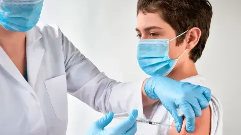 Vacunas vs COVID  en niños: lo que debes de saber 