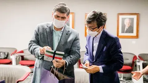 Embajador de Corea conoce tecnología educativa del Tec