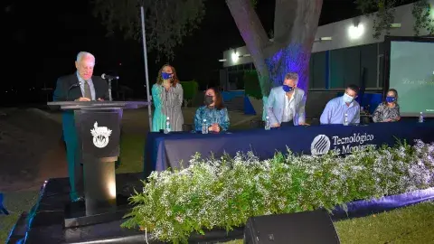 Con homenaje Tec reconoce a Don Avelino Fernández