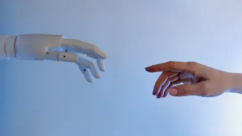 ¡De la ficción a la vida real! La llegada del robot al entorno humano