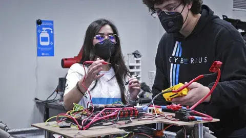 Equipo de robótica Cyberius ‘construye’ estrategia para FIRST 