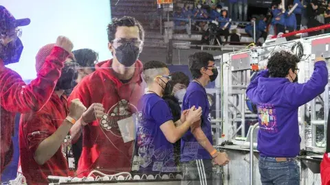 ¡Alianza ganadora! Botbusters y Overture triunfan en regional de FIRST
