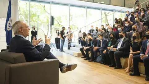Las lecciones de vida del presidente del MIT en su visita al Tec