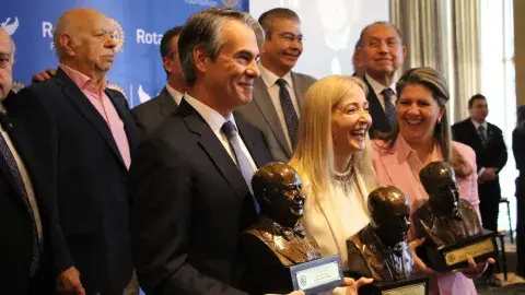 Rector de TecSalud es reconocido por su responsabilidad social