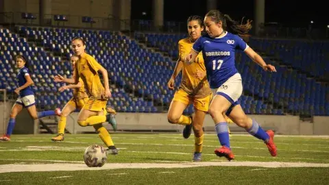 Equipo de Borregos soccer femenil MTY ¡top en clásico estudiantil!