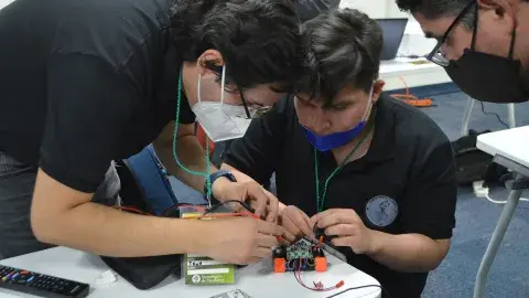 Alumnos del Tec SLP consiguen 1er lugar en torneo nacional de robótica
