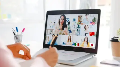 ¡Convivencia multicultural en el aula! Maestra innova con plataforma