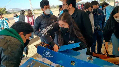 ¡Despegan! Alumnos de Tec GDL construyeron aeronave para competencia