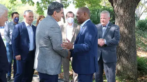 Alcalde de Houston ve potencial de intercambios académicos con el Tec