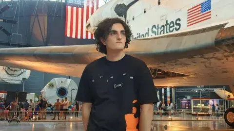 ¡Un verano espacial! Alumno gana viaje a campamento internacional