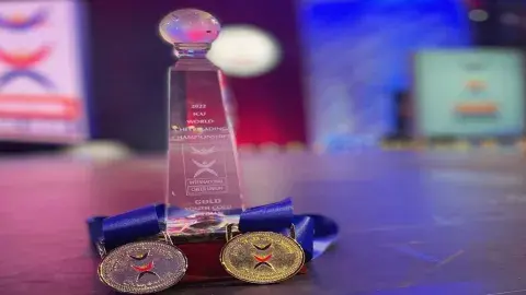 Gana campeonato mundial de porras entrenador del Tec