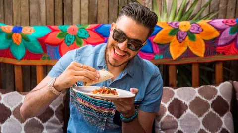 Celebra una noche mexicana saludable con estos tips