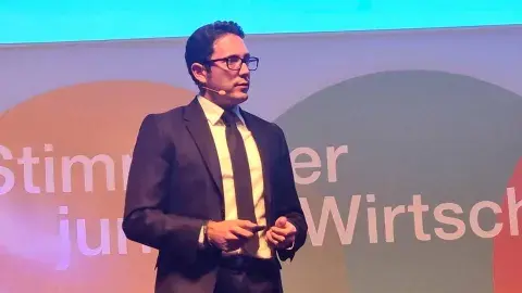 Egresados Tec, reconocidos en concurso de emprendimiento del G20 Young