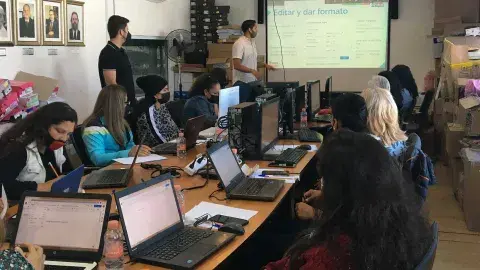 Banco de empleos: Alumnos de Tec GDL ayudan a gente a obtener trabajo