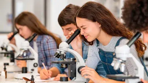 ¡Oro Nacional! Alumna de PrepaTec Metepec gana Olimpiada de Biología