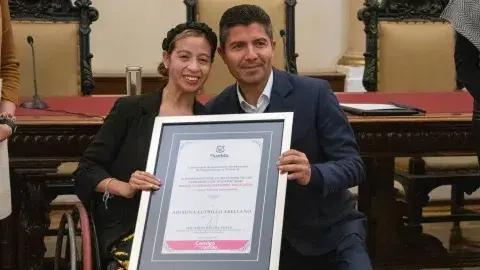 Profesora del Tec gana premio por la inclusión en Puebla