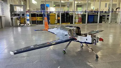 ¡Por los aires! Jóvenes ingenieros del Tec construyen avión a escala