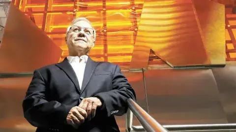 Galardonan a empresario con el Premio al Mérito EXATEC en Sonora