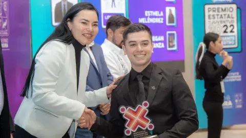 Alumno Tec recibe Premio Estatal de la Juventud 2022 de Sonora