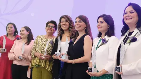 ¡Mujeres en acción! Reconocen a líderes de Mty con Premio Mujer Tec