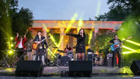 ¡Música, maestro! Con su banda llegan a festival internacional