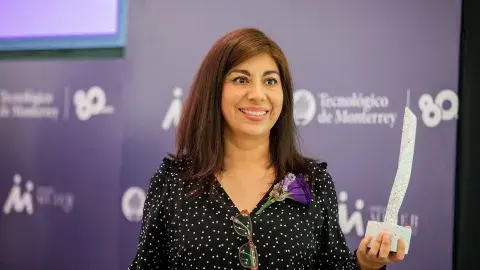 Profesora colabora en confitería para combatir enfermedades crónicas