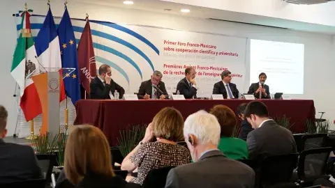 Internacionalización, clave para alumnos más competitivos: rector Tec