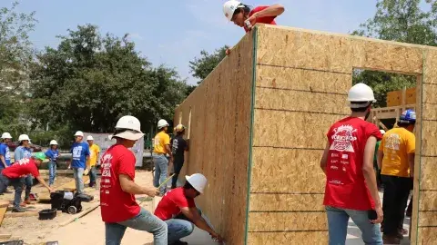¡Construcción sostenible! Estudiantes diseñan aula de madera en kínder