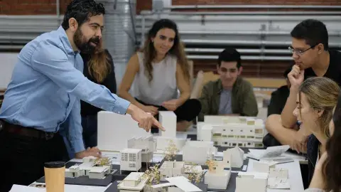 Impulso arquitectónico: celebran Cemex y Tec 20 años de Cátedra Blanca