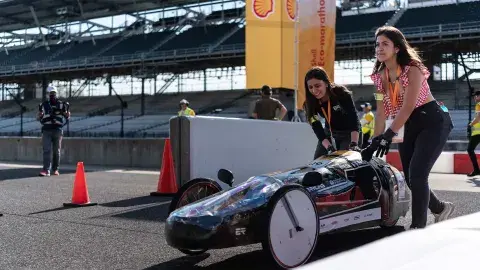 ¡Electrizante! Escudería Tec es top 10 en competencia internacional