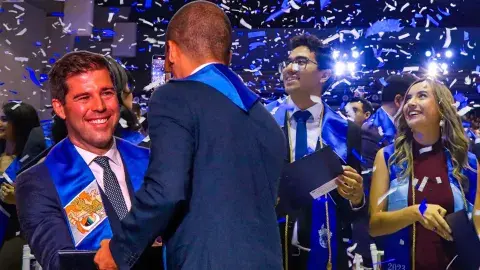 Competitividad y éxito con tecnología: EXATEC a graduados de Laguna