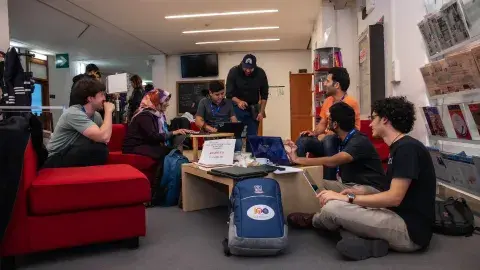 Alumnos Tec destacan en concurso de computación cuántica internacional