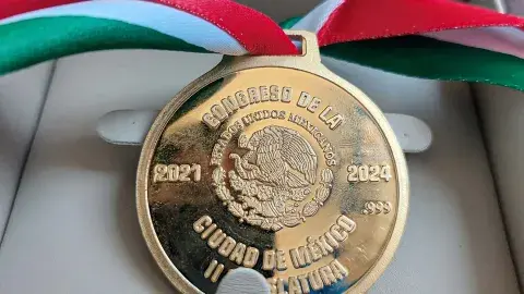 Profesora Tec gana Medalla al Mérito Docente del Congreso de la CDMX