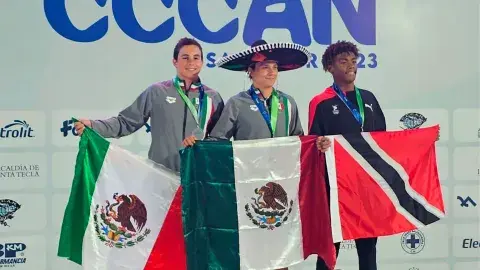 ¡Doble plata! Mexicano triunfa en juegos centroamericanos de natación