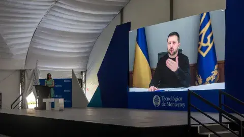 Presidente Zelenskyy de Ucrania dialoga con universitarios de México