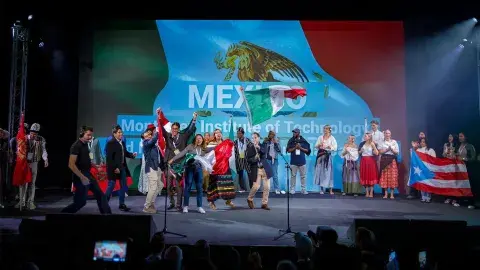 ¡Con piñas! Alumnos Tec participan en mundial de emprendimiento