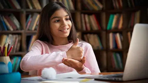 Estudiantes crean app para interpretar lengua de señas en tiempo real