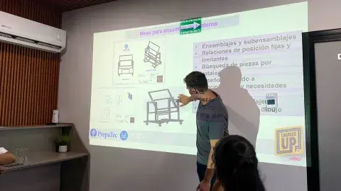 Industria y robótica: viven alumnos de PrepaTec experiencia laboral