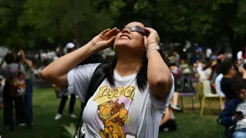 ¡Show astronómico! Vive campus Monterrey eclipse solar total (fotos)